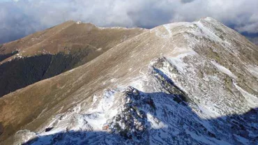 În Masivul Retezat a căzut prima ninsoare din acest sezon
