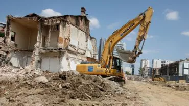 Dispută între muncitorii de pe șantierul Halei Matache, după ce au descoperit o colecție întreagă de monede vechi