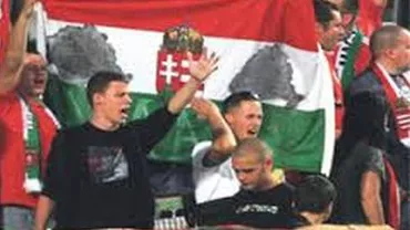 Scandal în Centrul Istoric din București: Cinci suporteri unguri, ridicaţi după ce s-au îmbrâncit cu mai mulți români