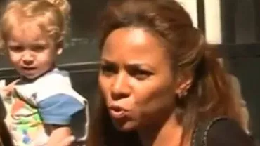 Cântăreței Nadine i s-au tăiat cauciucurile la mașină, la câteva zile după ce s-a declarat împotriva maidanezilor