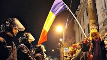 A zecea zi de proteste în București: Sute de manifestanți s-au adunat în Piața Universității