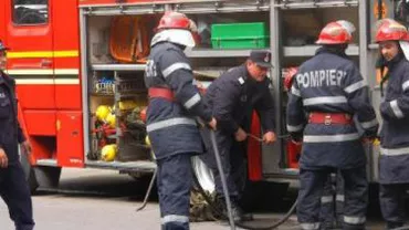 Incendiu în Târgu Jiu, în apropiere de sediul Prefecturii Gorj