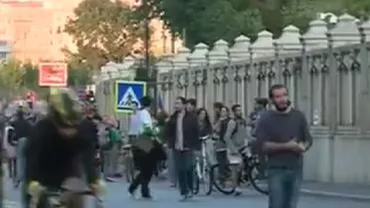 Peste 4.600 de persoane protestează la Universitate împotriva proiectului de la Roșia Montană