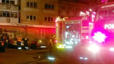 Arad: Peste 80 de locatari ai unui bloc evacuați, din cauza unui incendiu izbucnit într-un apartament