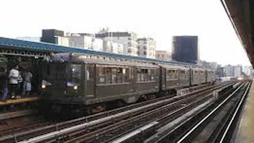 Sute de călători au rămas blocați pe câmp după ce o parte dintr-un tren internațional s-a desprins de locomotivă