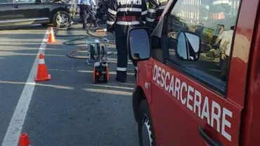 Dâmbovița: Șase persoane au fost rănite după ce un microbuz a lovit o autoutilitară