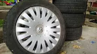 Îmbulzeală la service-urile auto din Brașov, după prima ninsoare din acest sezon