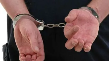 Buzău: Un șofer a fost prins de polițiști cu focuri de armă