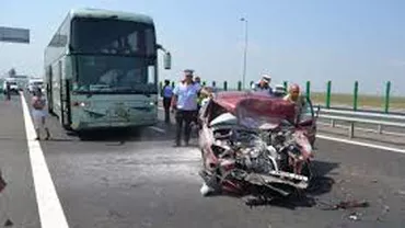 Buzău: Un mort şi un rănit, în urma unui accident în care a fost implicat un autocar