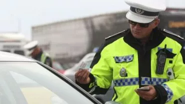 Ilfov: 11 polițiști de la Poliția Pantelimon, prinși în flagrant luând șpagă de la șoferi