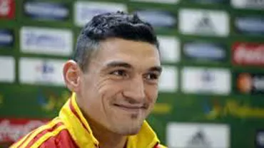 Un fotbalist a fost transportat la spital după ce s-a lovit la cap în timpul unui meci