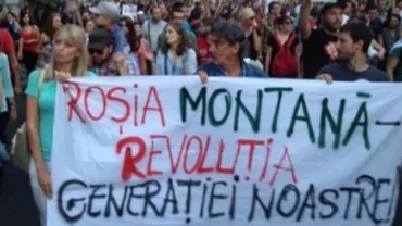 Aproximativ 300 de oameni au protestat la Cluj-Napoca și la Câmpeni față de proiectul minier de la Roșia Montană