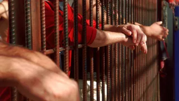 Percheziții la Penitenciarul Jilava: Sunt vizați angajați care introduceau în închisoare heroină ascunsă în telefoane mobile