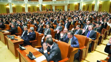 Parlamentul a adoptat legea de abilitare a Guvernului să emită ordonanţe în vacanţa parlamentară