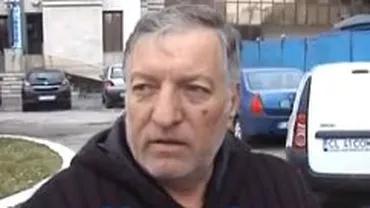 Caz disperat la Călărași: Un bărbat a protestat cu mortul în siciriu, pe treptele unei bănci (VIDEO)