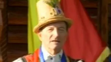 Cântăreţul de muzică populară Nicolae Sabău şi-a vopsit casa în culorile tricolorului, de Ziua României