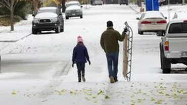 Un val de frig, gheață și zăpadă s-a abătut asupra celei mai mari părți din Statele Unite