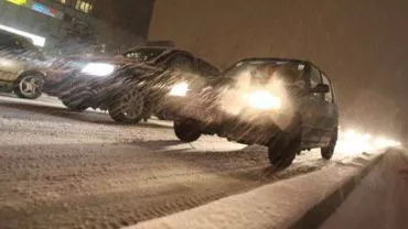 ANM: Zăpadă viscolită și intensificări ale vântului, în zona montană și vestul țării (VIDEO)