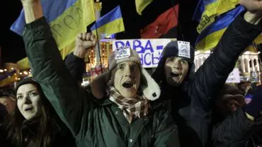 Peste 10.000 persoane protestează în Piața Independenței din Kiev