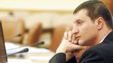 Fostul deputat PDL Dan Păsat, condamnat pentru șantaj și fapte de corupție, s-a predat poliției