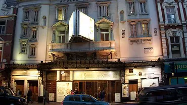 Acoperişul unui teatru din centrul Londrei s-a prăbuşit în timpul unui spectacol
