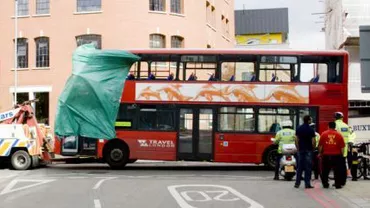 Cel puţin 19 răniţi într-un accident de autobuz la Londra