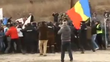 Pungești: 30 de localnici au intrat în greva foamei, contestând abuzurile jandarmilor