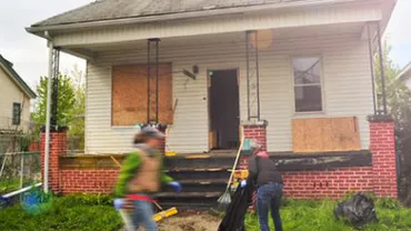 Scriitori din întreaga lume, invitaţi să devină proprietari ai unor case abandonate din Detroit
