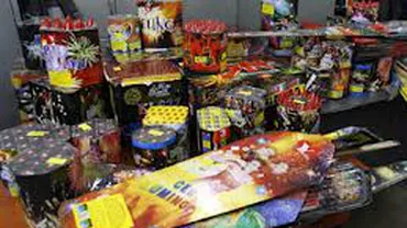Peste 800.000 de obiecte pirotehnice interzise, confiscate de poliţiştii bucureşteni în decembrie