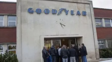 Franța: Doi directori, luați ostatici la o uzină Goodyear, în timpul unor negocieri dure