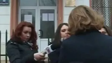 Noi mărturii în cazul învățătoarei șpăgare: Mama unui elev îi ia apărarea acesteia, susținând că nu știa pentru ce se strâng bani (VIDEO)