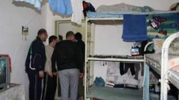 Anchetă la Penitenciarul Colibaşi după ce deţinuţii au postat pe Facebook fotografii de la masa de Revelion