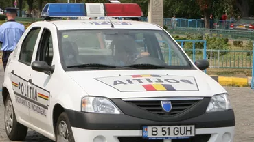 București: Doi hoţi au fost prinşi după ce maşina cu care fugeau de Poliţie a intrat într-un parapet