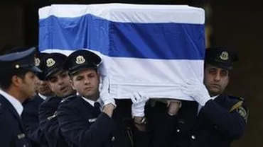 Fostul premier israelian Ariel Sharon a fost înhumat cu onoruri militare, la ferma familiei sale din sudul țării