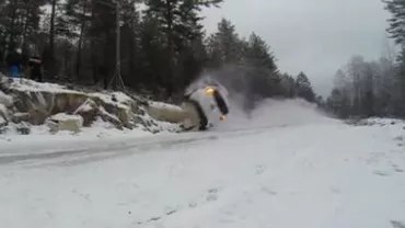 Accident la Raliul Norvegiei: O mașină s-a lovit de stânci și s-a făcut bucăți (VIDEO)