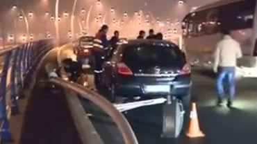 Accident pe podul Basarab din Capitală: Două mașini au fost avariate (VIDEO)