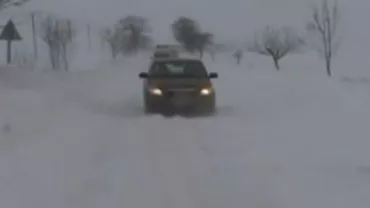 Trafic îngreunat în județul Iași din cauza zăpezii și poleiului