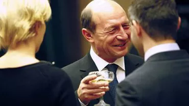 Traian Băsescu a primit, în 2013, cadouri de aproape 6.000 de euro, toate acestea fiind lăsate în patrimoniul Administrației Prezidențiale