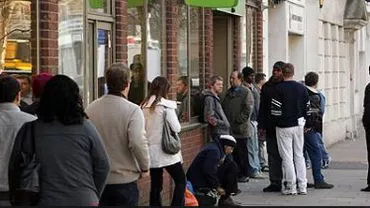 Rata şomajului din Marea Britanie a înregistrat cel mai mare declin trimestrial din 1997