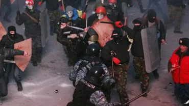 Kievul, scuze după apariția unei înregistrări video în care un protestatar este maltratat