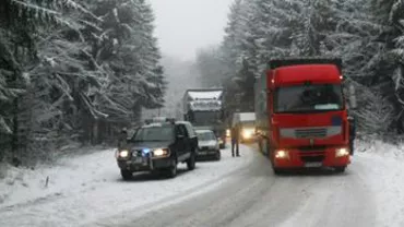 Circulația pe 24 de drumuri naționale, în continuare blocată din cauza viscolului: A2 și A3, redeschise parțial