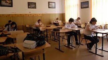 MEN: Şcolile şi grădiniţele din Capitală şi 19 judeţe sunt închise și miercuri din cauza viscolului