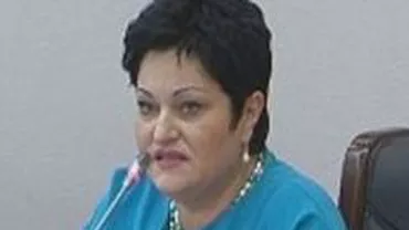 Noul prefect de Buzău Maria Buleandră a depus jurământul în costum de schi