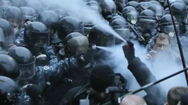 Rusia a îndemnat opoziția ucraineană să renunțe la ”amenințări și ultimatumuri”