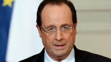 Francois Hollande a făcut apel la "dialog, calm şi la o soluţie politică" în Ucraina