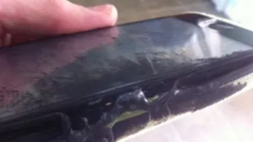 Un iPhone 5C a luat foc în buzunarul unei fete, provocându-i arsuri de gradul doi