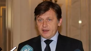 Crin Antonescu: Comisia a finalizat proiectul Constituţiei, va fi înaintat CCR şi Comisiei de la Veneţia