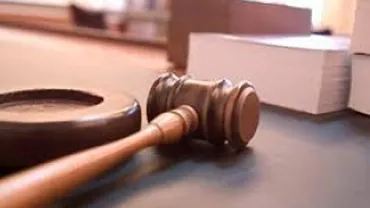 Judecătoarele Viorica Dinu şi Antonela Costache rămân în arest