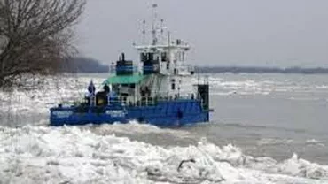 ROMATSA a trimis ISU să salveze pe Lacul Izvorul Muntelui o ambarcațiune care eșuase în Franța