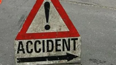 Un mort și un rănit după ce un TIR cu azot a intrat într-o autoutilitară, în Mehedinți